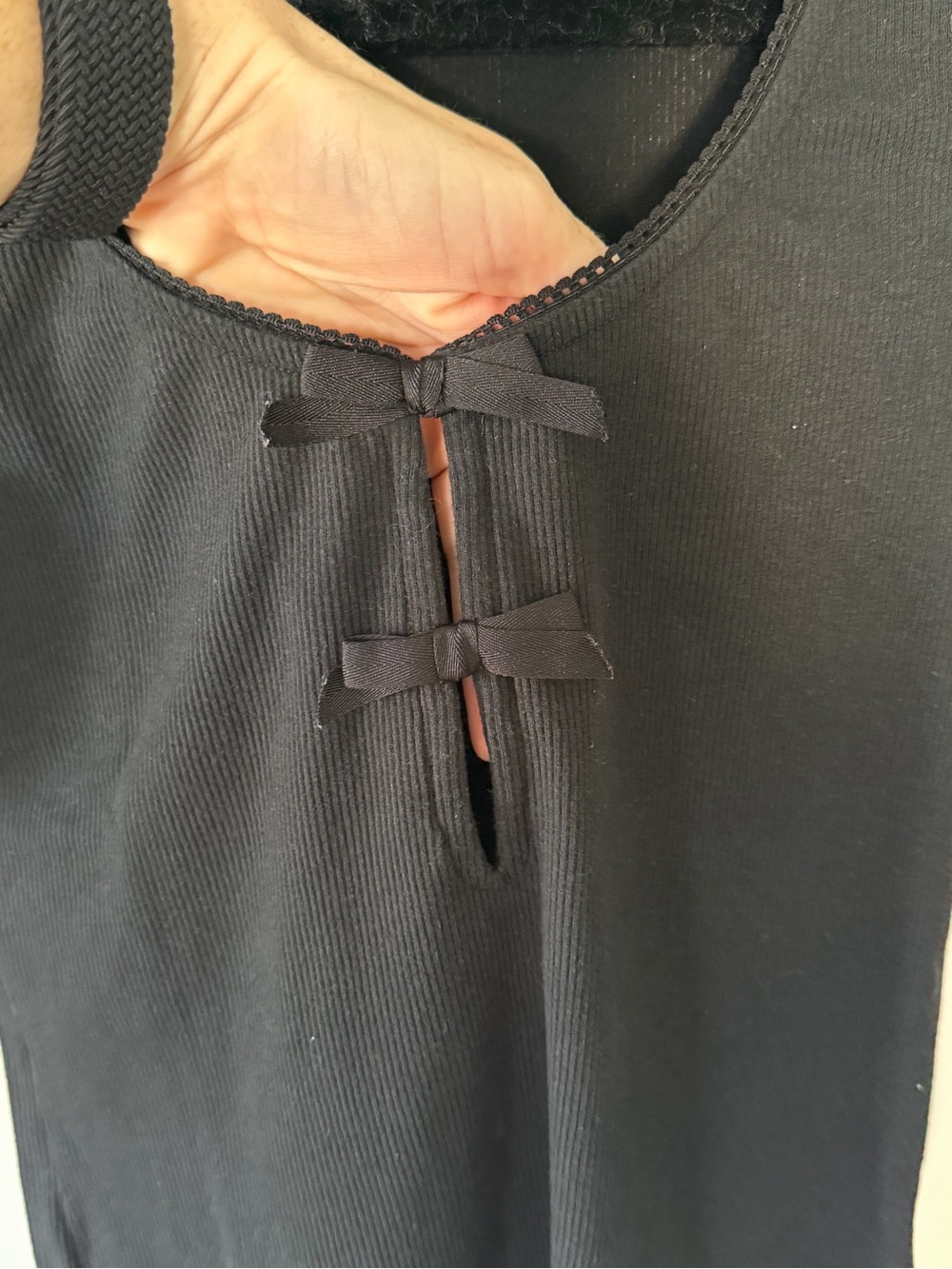 American Eagle Ribbed Keyhole Top - Picture 3 of 5